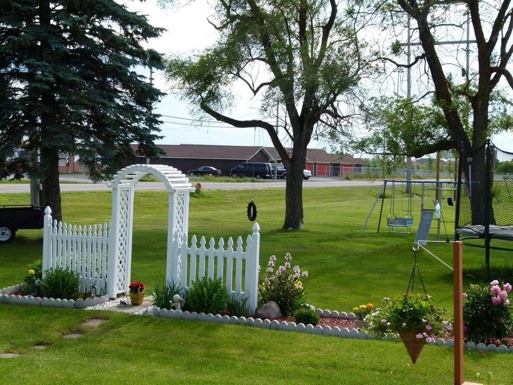 Country Squire Motel Arnprior Buitenkant foto