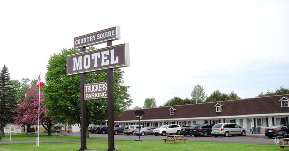 Country Squire Motel Arnprior Buitenkant foto