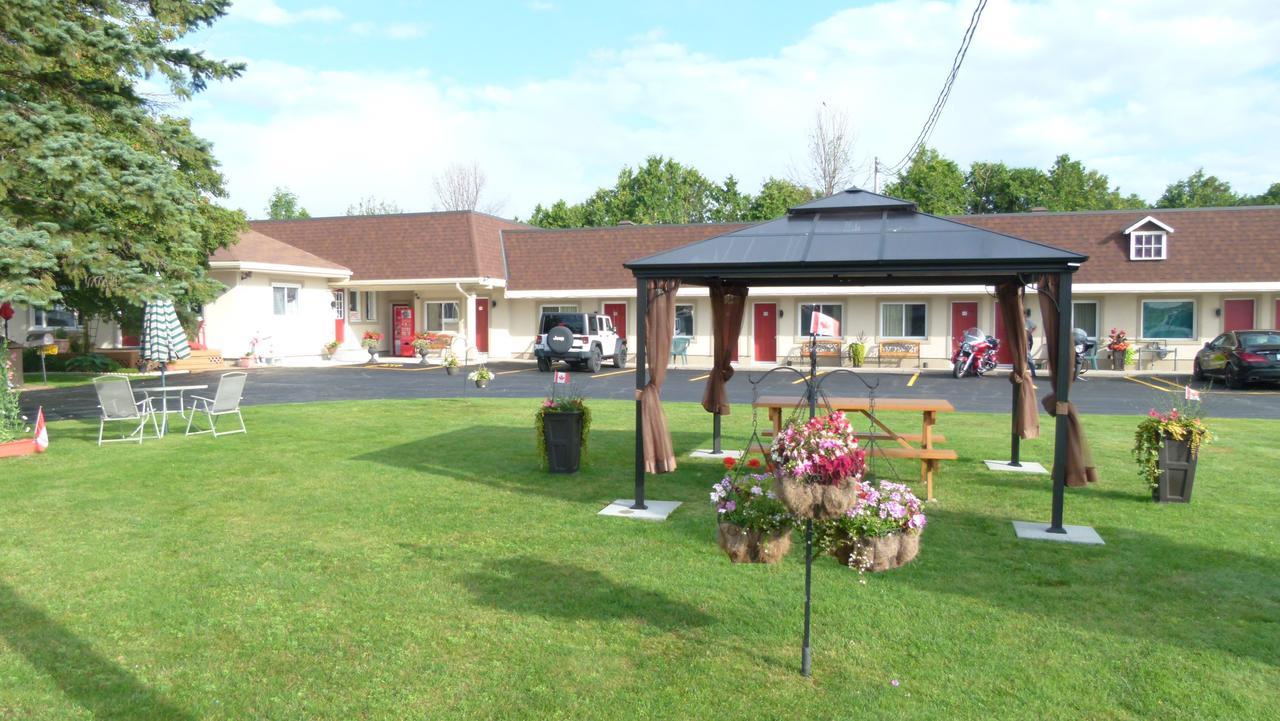 Country Squire Motel Arnprior Buitenkant foto